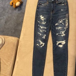 New with tags American Eagle woman’s jeans size 4